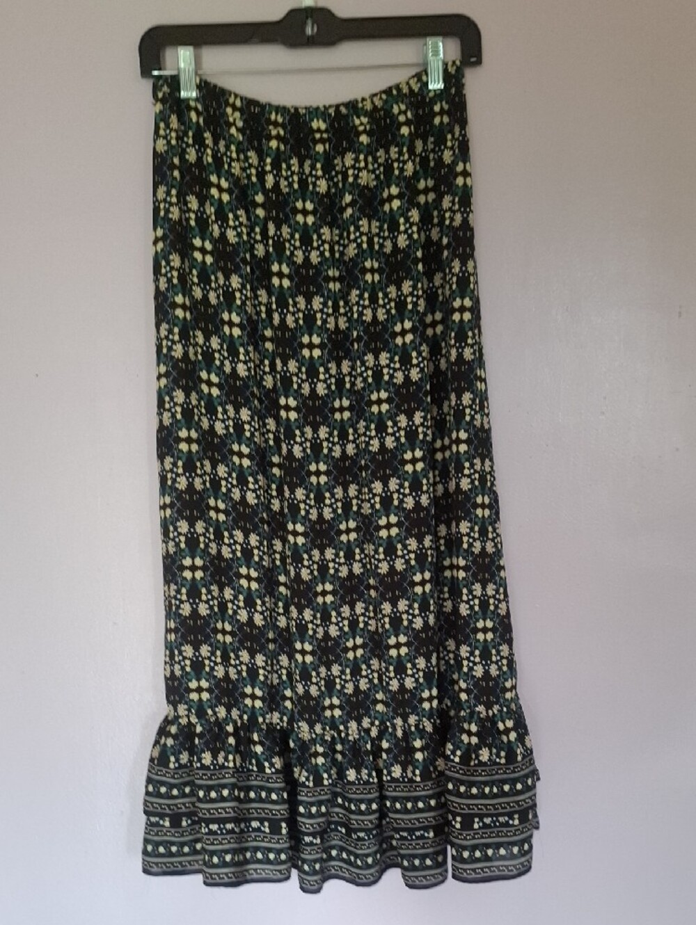 Max Studio Black Maxi Skirt with Cream Floral Print and Ruffle Hem - Picture 2 of 4